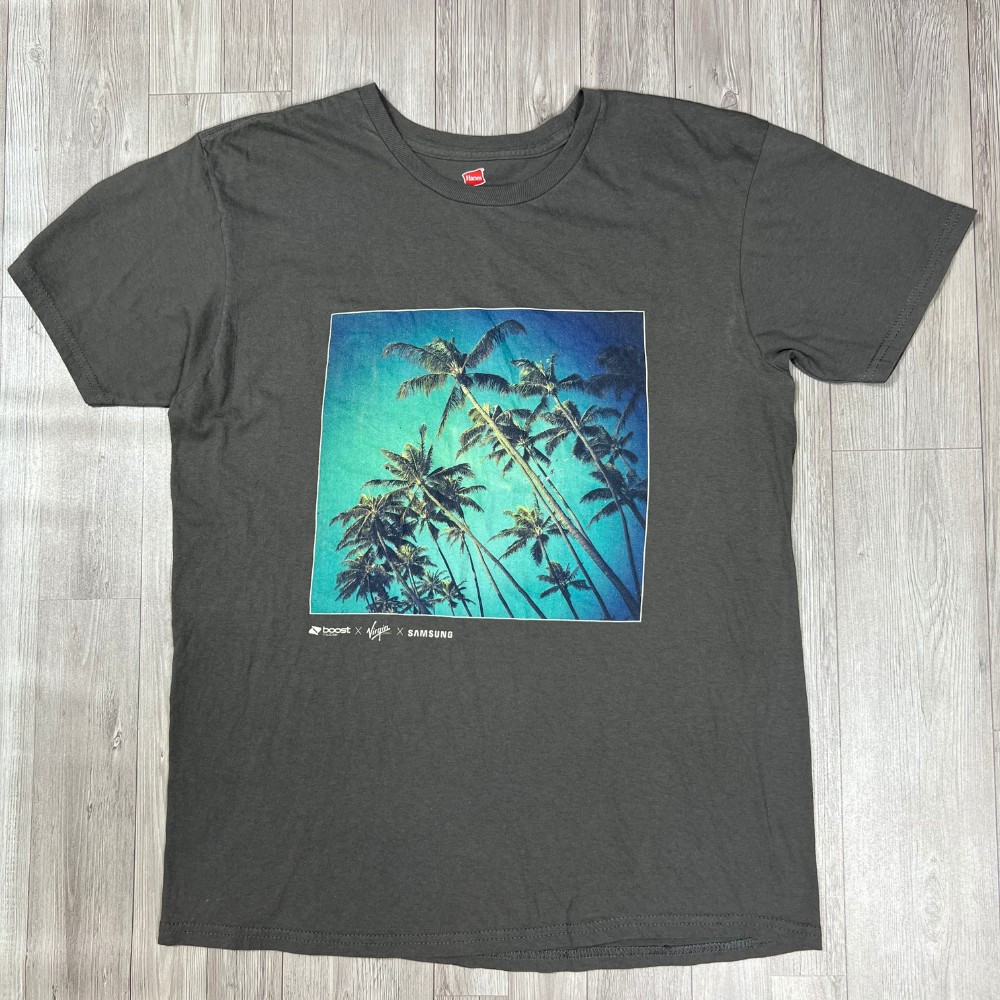 Size M - Hanes Brand - Coconut Tree Vintage T-Shirt (LxW: 27x19 in)
